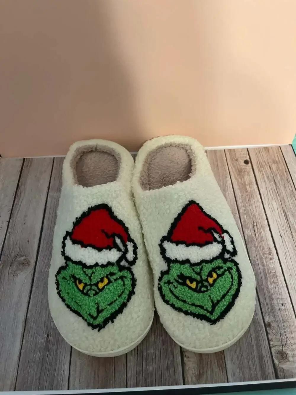 The Grinch Christmas Plush Sherpa Slip-On House Slippers - Picture 5 of 8